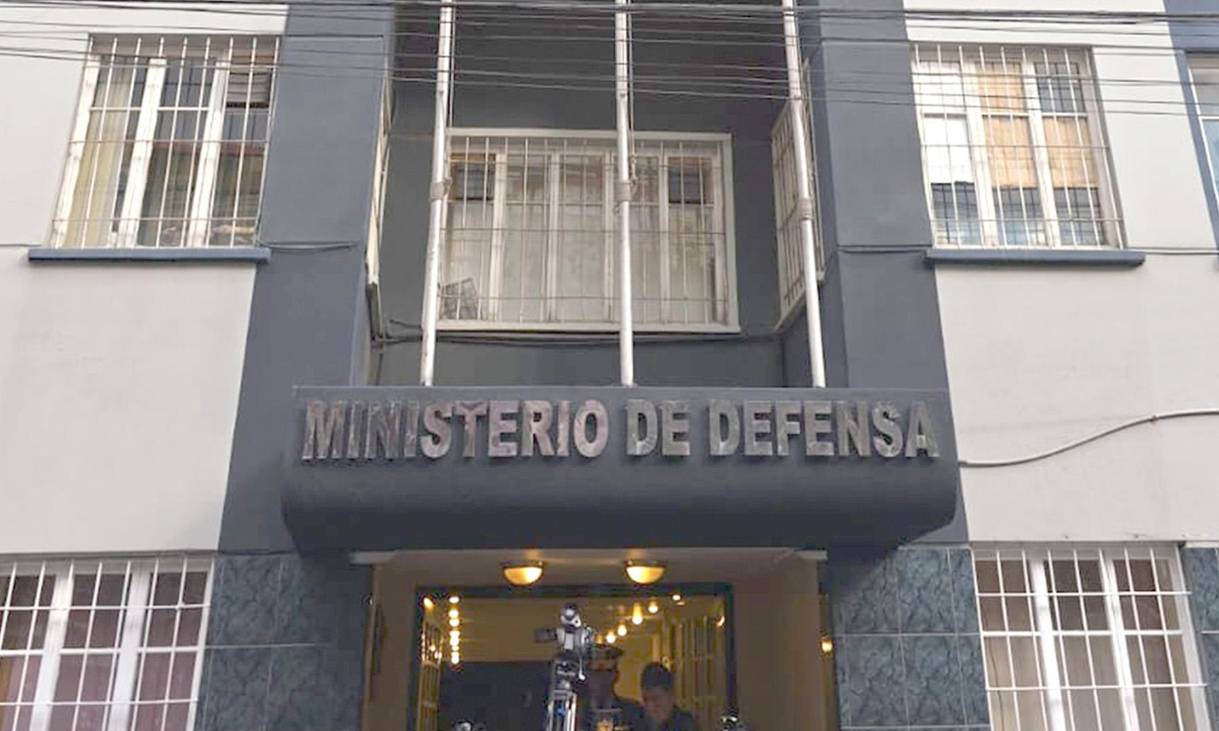 “No existe ni se evalúa la aplicación de ningún estado de excepción”, afirma el Ministerio de Defensa en respuesta a Evo