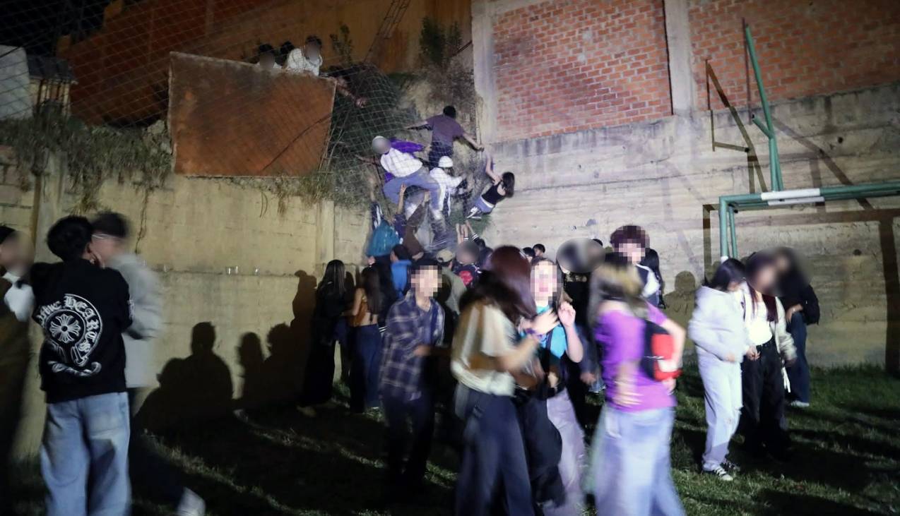 Intervención en fiesta clandestina: jóvenes huyeron por la pared y las autoridades encontraron a 50 menores de edad