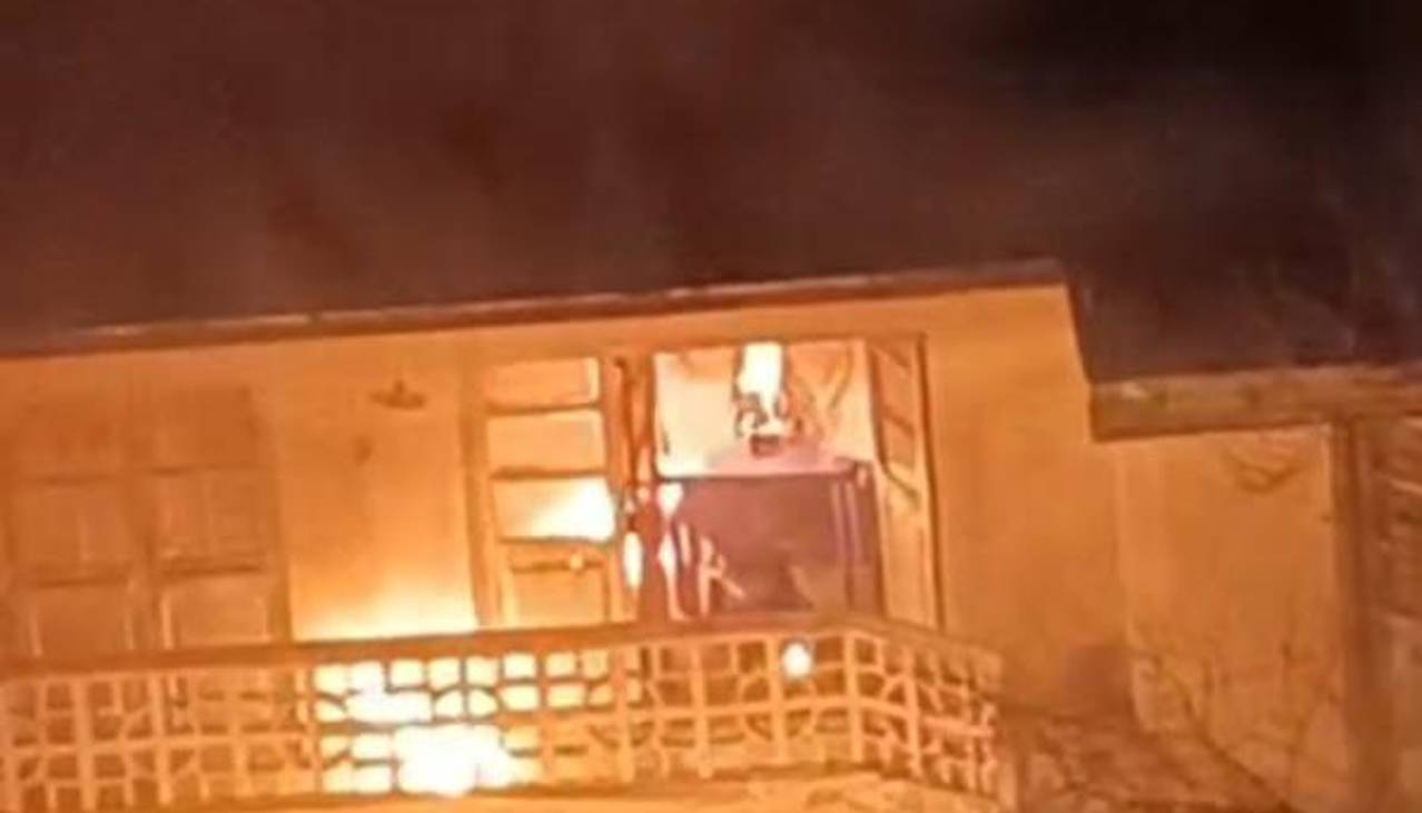 Un incendio afectó el inmueble que el partido Evo Pueblo ocupa en La Paz