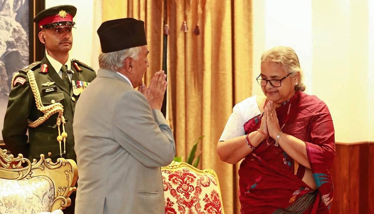 Nepal pone fin al vacío de poder con una histórica jura de su nueva primera ministra