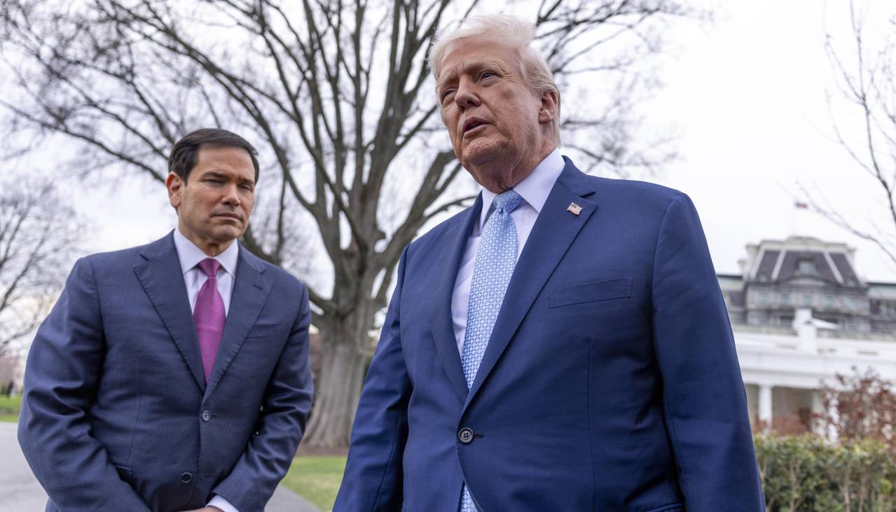 Trump ordena posponer durante 5 días los ataques a la infraestructura energética iraní