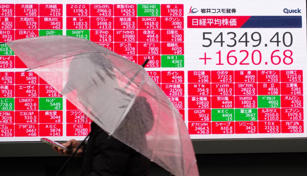 El petróleo cae y las bolsas suben ante sugerencia de un fin próximo de la guerra en Oriente Medio