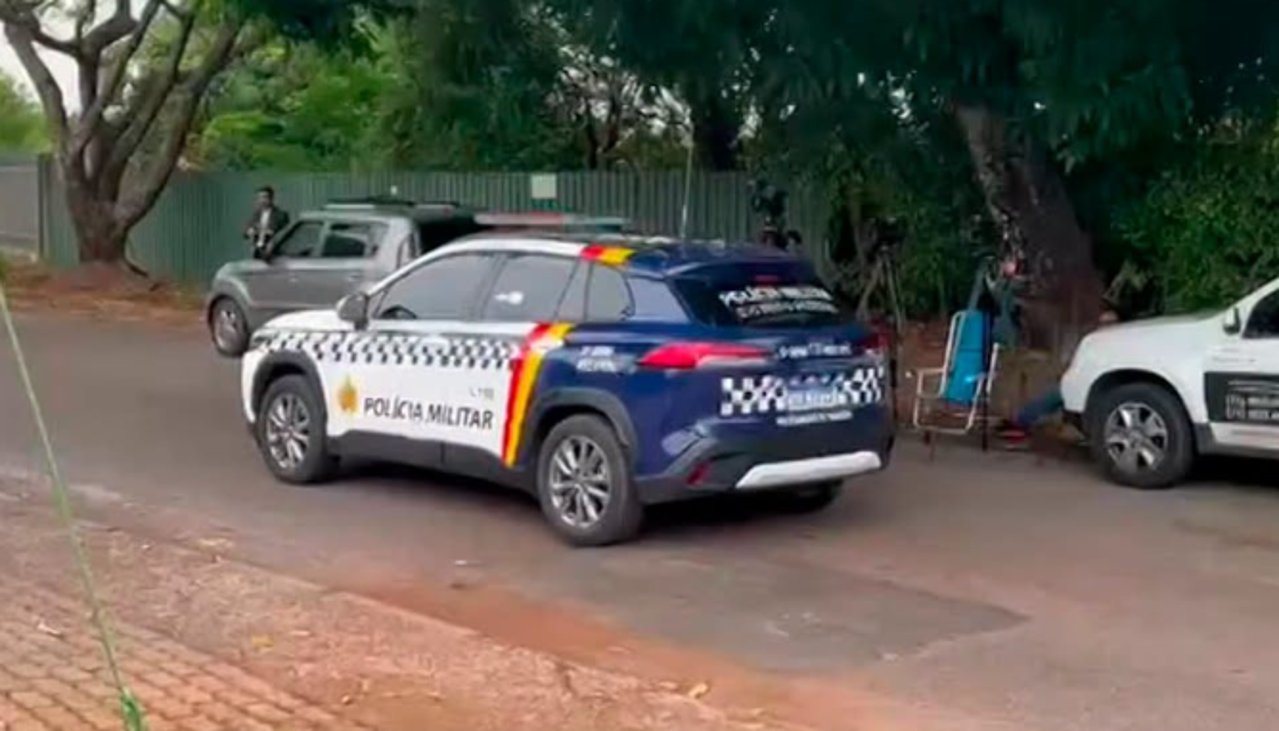 Policía de Brasil despliega un operativo frente a la casa de Flávio Bolsonaro