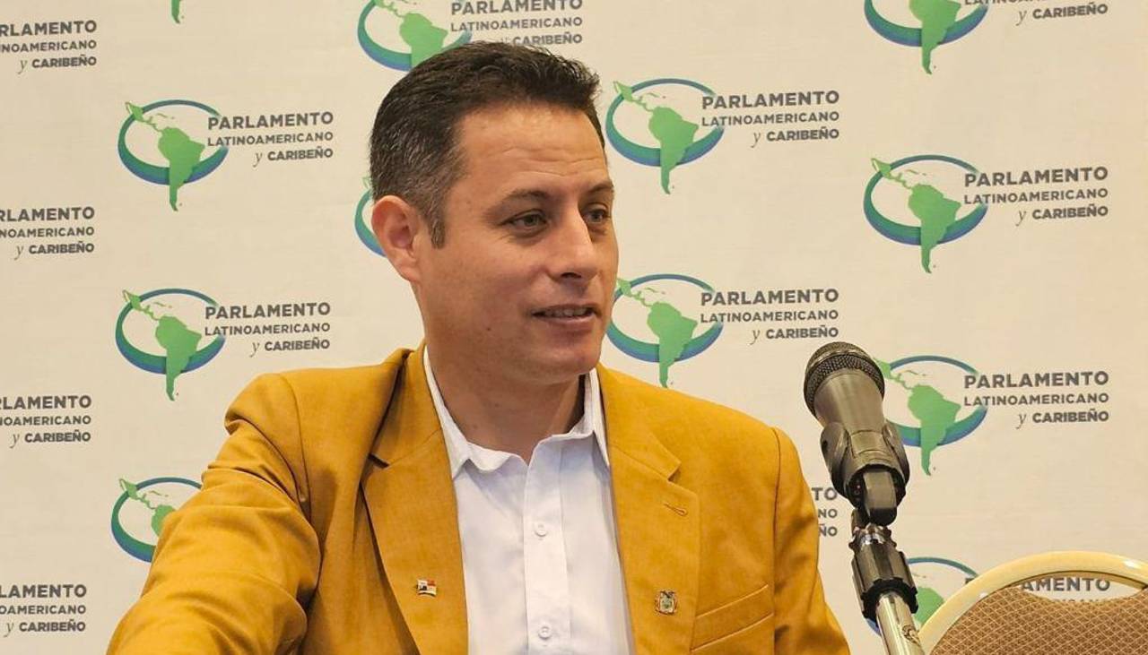 “El que tiene que resolver problemas con Lara es Lara”: Ministro Lupo dice que “preocupa” la desaprobación del vicepresidente