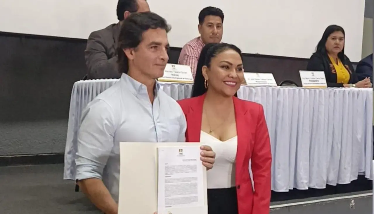 ‘Mamen’ Saavedra recibe la personería jurídica de su agrupación política y dice que postulará a la Alcaldía cruceña