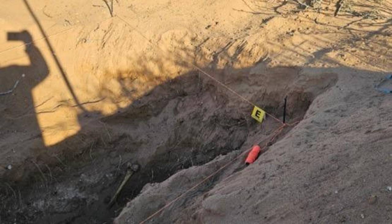 Localizan 12 cuerpos en fosas clandestinas del norte de México