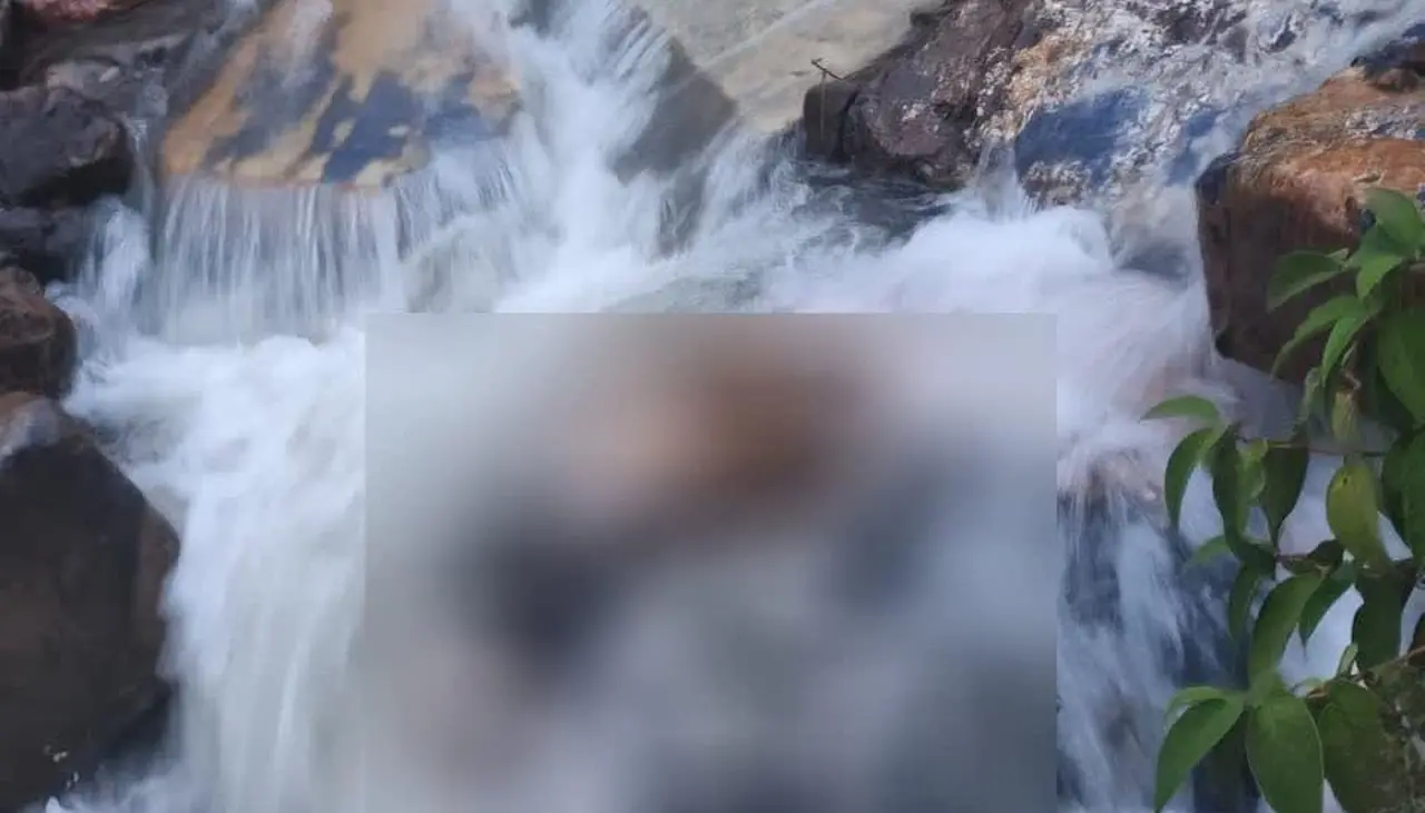 Hallan dos cuerpos sin vida y con impactos de bala en medio del caudal de un río en Cochabamba