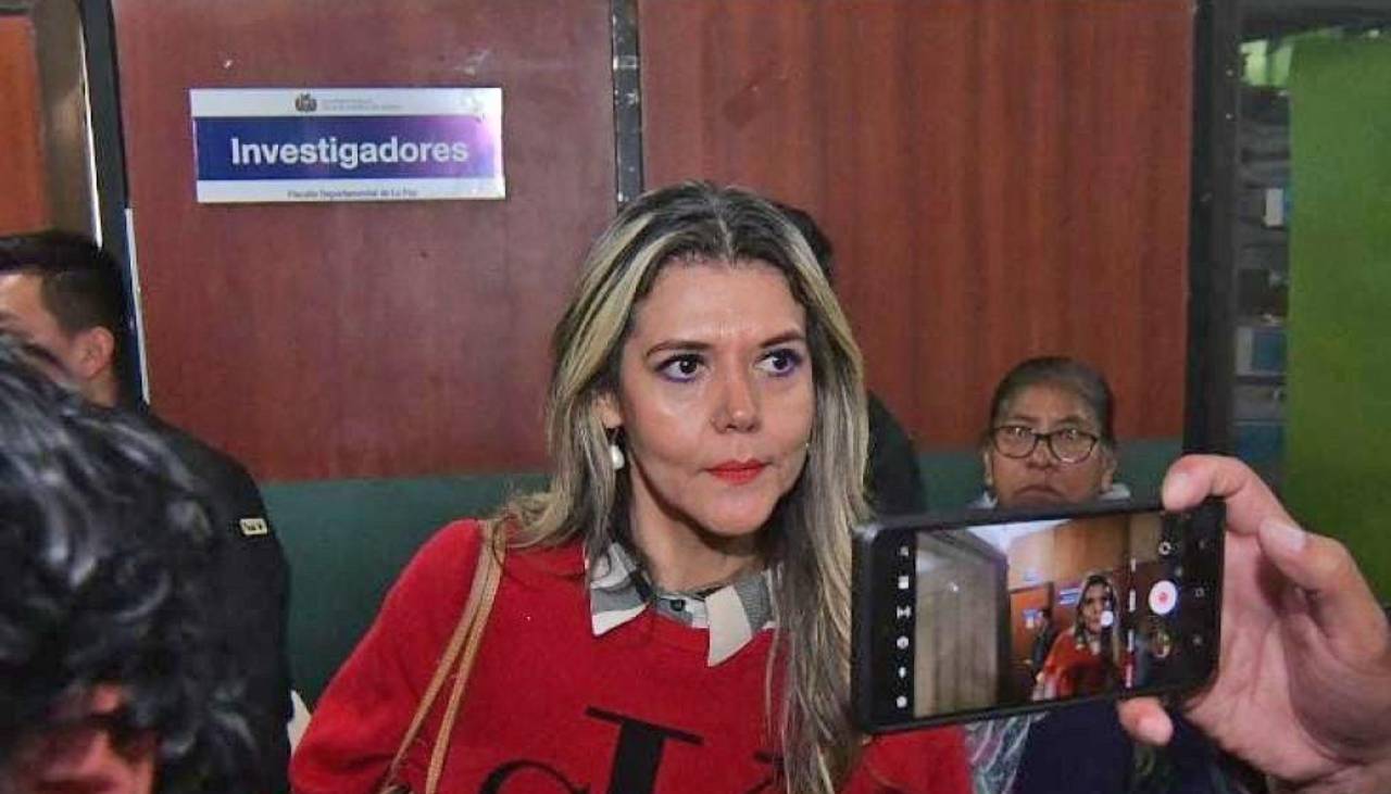 Fiscalía advierte que Gabriela Delgadillo usurpó funciones en YPFB al firmar como vicepresidenta