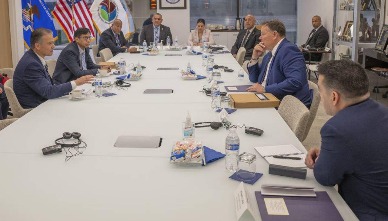 Zar antidrogas de Bolivia se reúne con la DEA en EEUU para coordinar la lucha contra el crimen organizado