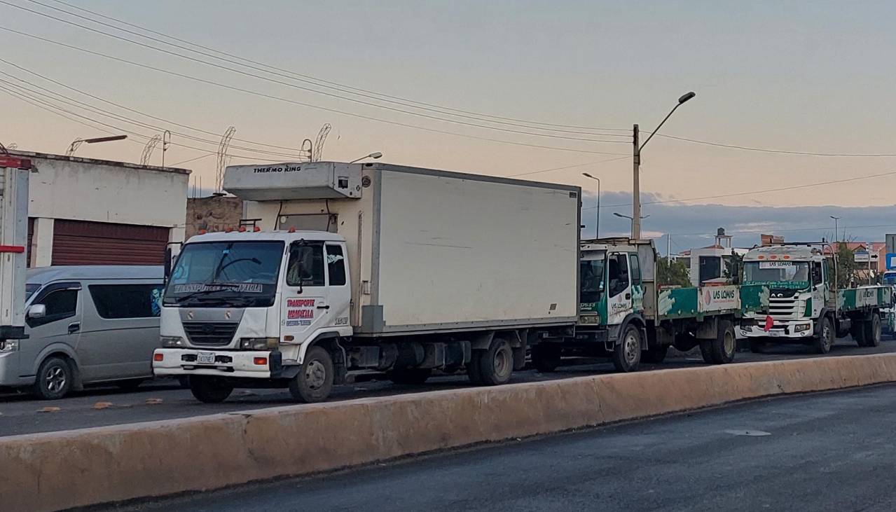 Transporte de Cochabamba anuncia movilizaciones demandando abastecimiento de combustible