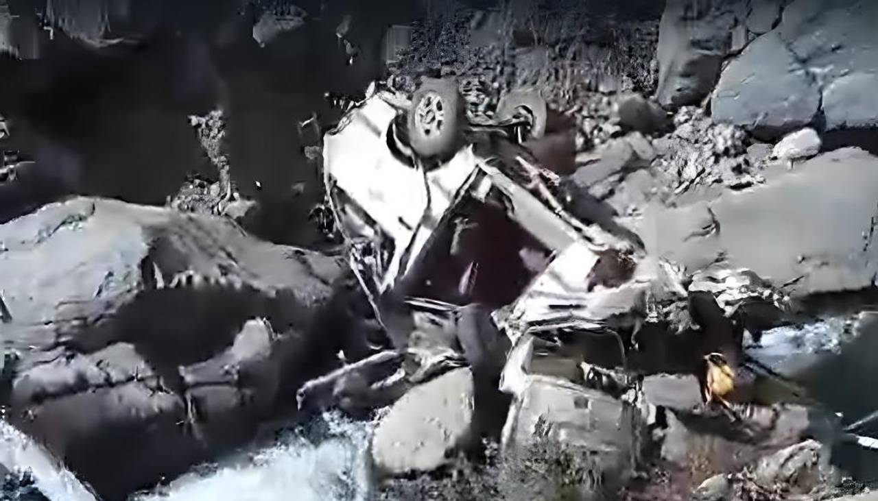 Esta es la lista de fallecidos y heridos del minibús que cayó a un barranco en Cochabamba, según Bomberos