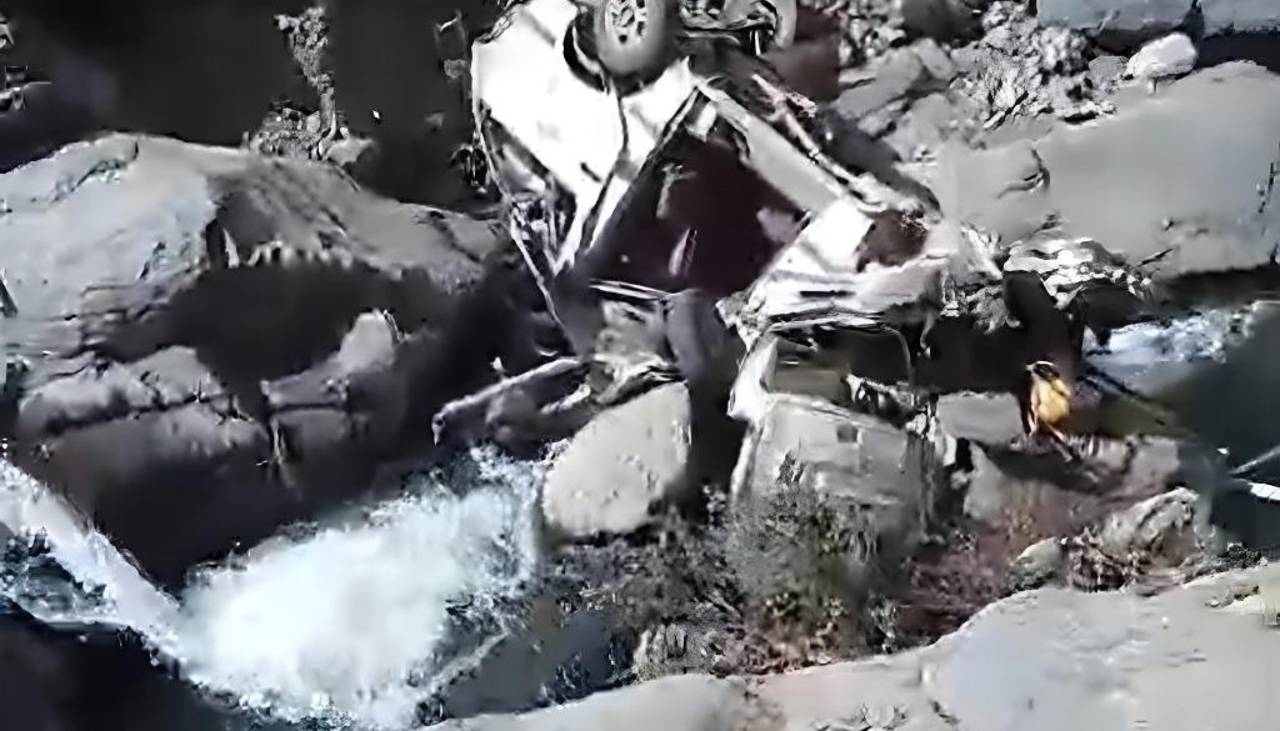 Esta es la lista de fallecidos y heridos del minibús que cayó a un barranco en Cochabamba, según Bomberos