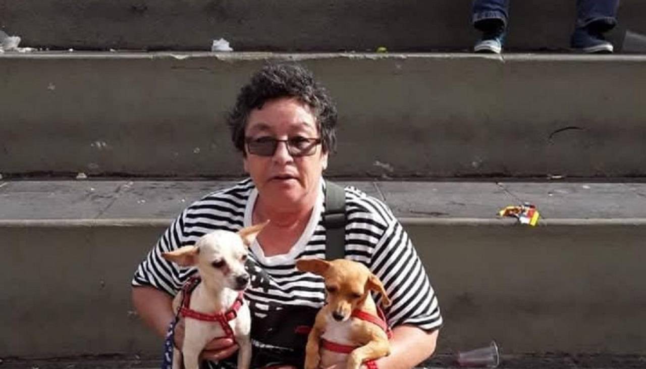 Hallan el cuerpo de una mujer estrangulada y vecinos dicen que escucharon que discutía con su pareja