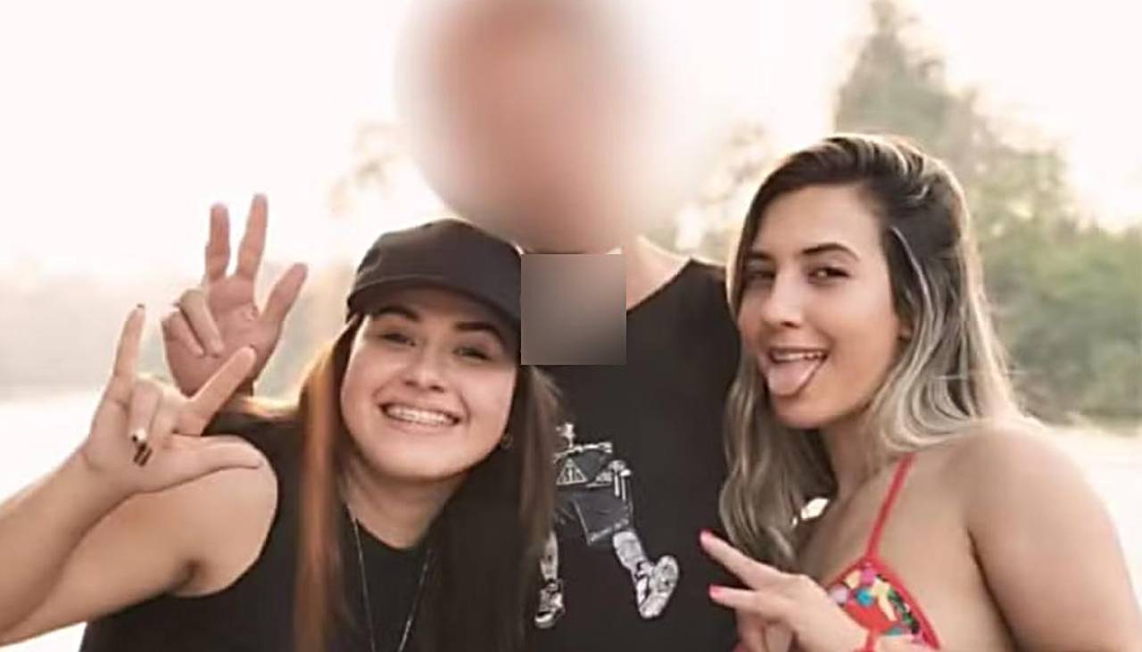 Secuestran y asesinan a dos hermanas que se tomaron una foto haciendo señas con las manos