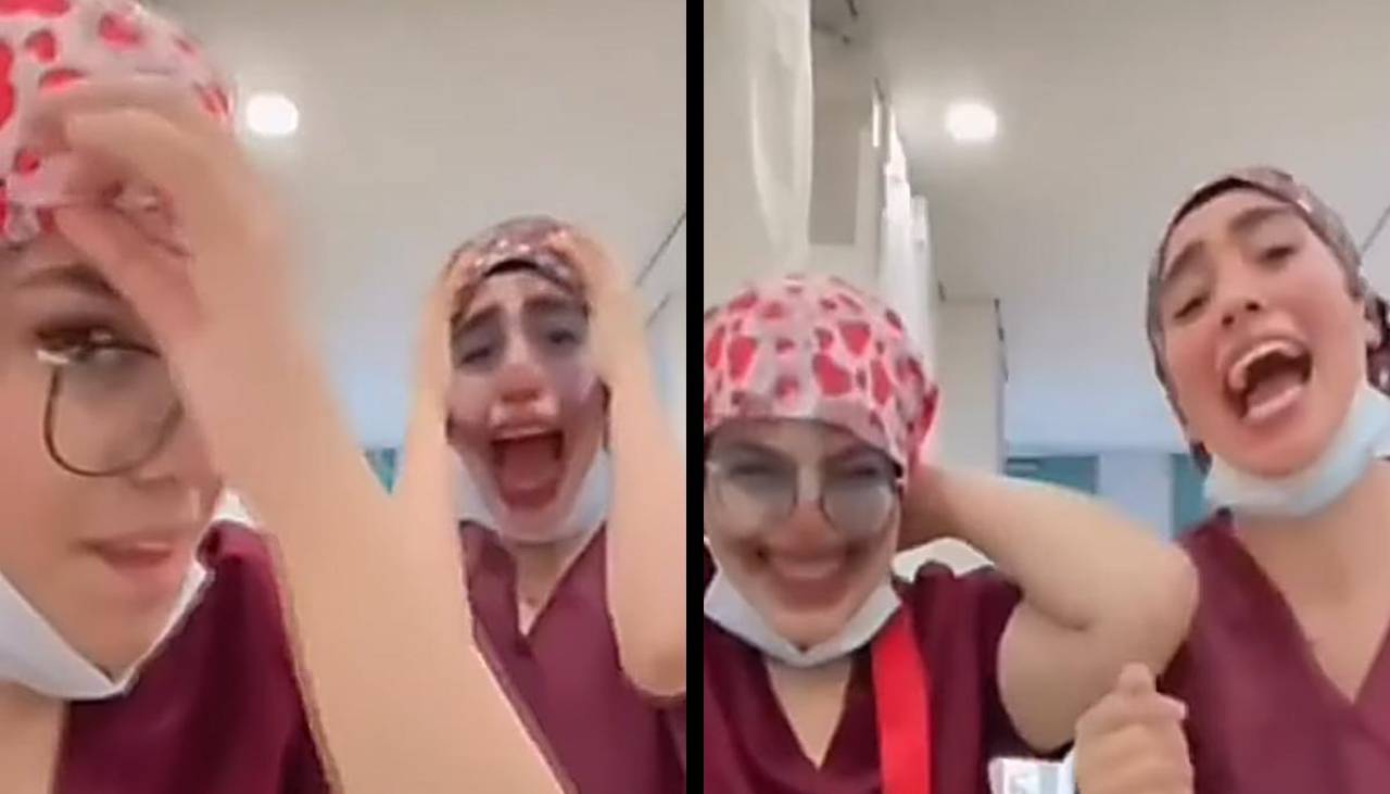 Video: Dos médicas provocan indignación tras grabarse riendo y con filtros mientras una paciente grita por ayuda