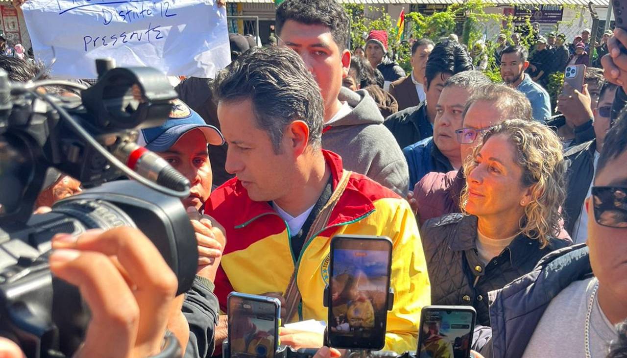 Edman Lara llega a audiencia de un proceso por terrenos destinados a policías