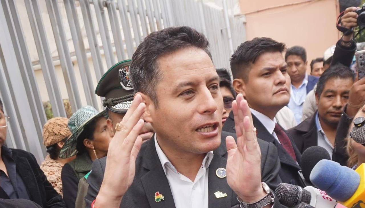 Pese a fallo constitucional, Lara busca que ALP interpele al ministro de Hidrocarburos por la calidad de la gasolina