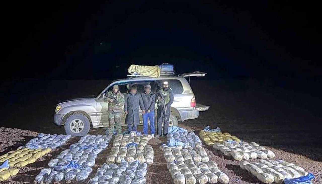 Interceptan vagoneta con 315 paquetes de marihuana en Potosí, cerca de la frontera con Chile