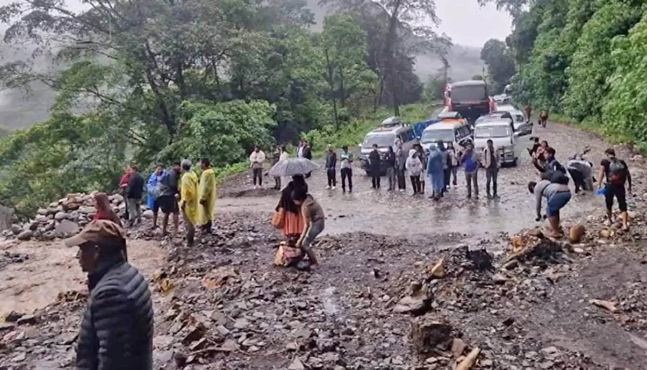 Caída de mazamorra: Restringen circulación en El Sillar, ruta nueva Cochabamba – Santa Cruz