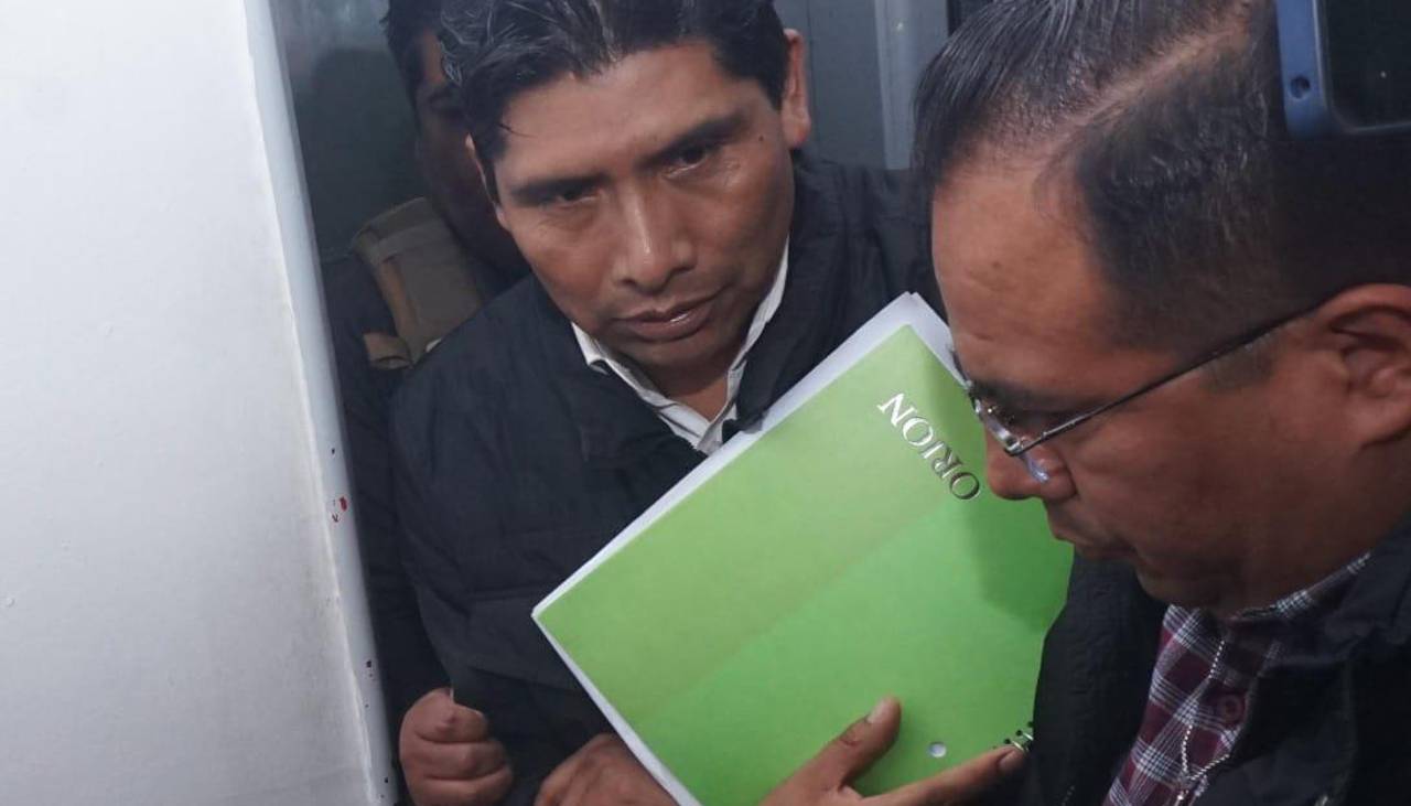 “Tenemos todos los descargos”: Flores se declara inocente tras su aprehensión