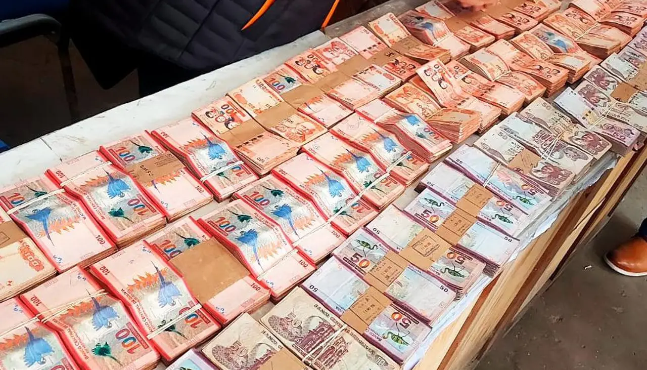 Un joven con Bs 1,9 millones fue aprehendido en el aeropuerto de El Alto