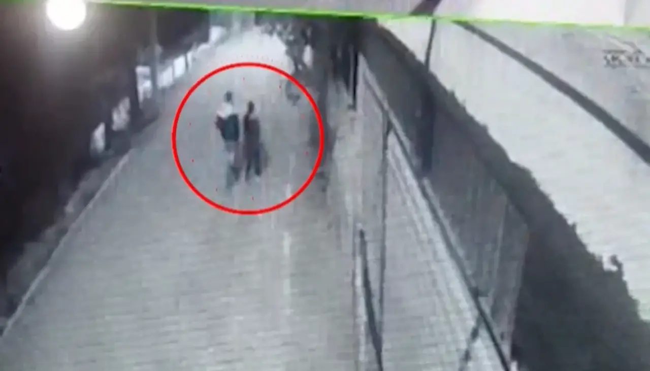 Tiene seis costillas rotas y varias cirugías pendientes: Hombre atropellado por minibús sigue en terapia intermedia