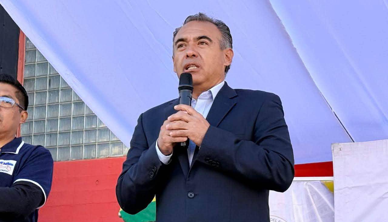 Viceministro se disculpa con el campeón mundial Conrrado Moscoso por la falta de apoyo