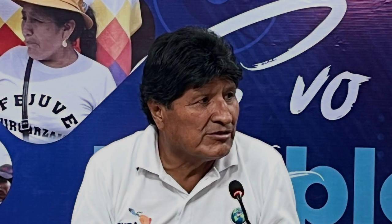 Evo dice que le cortaron el internet cuando hablaba del supuesto audio entre Cerimedo y el ministro Oviedo