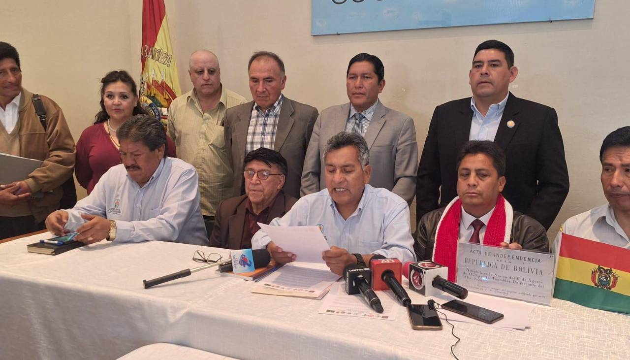 “La propuesta es 50% para el Gobierno central y 50% a las regiones”, señalan cívicos tras reunión nacional