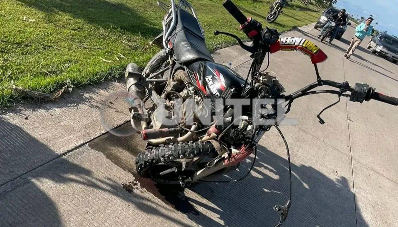 Una persona muere y otra pierde la pierna tras choque de dos motociclistas que estaban con pasajeros