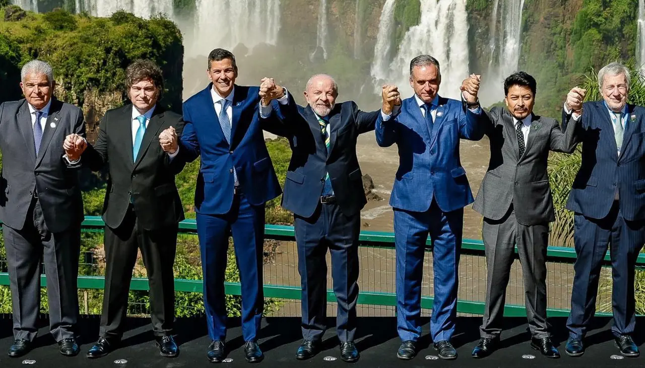 Bolivia participa por primera vez como miembro pleno del Mercosur