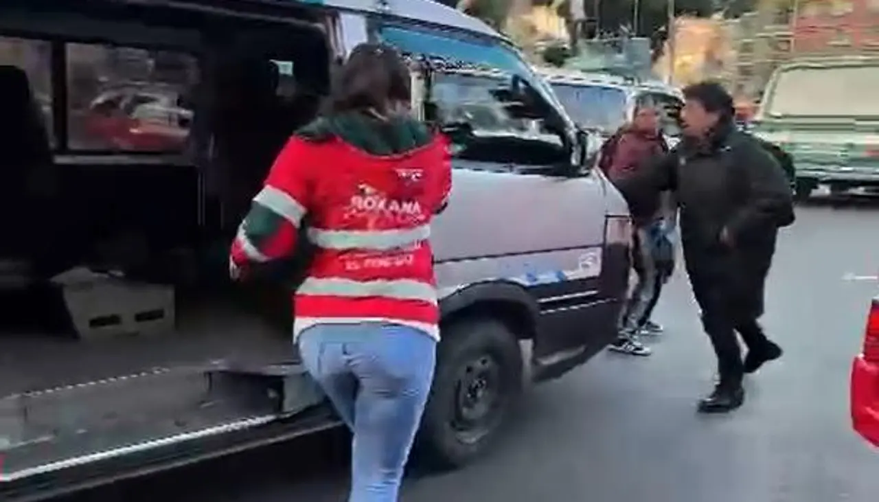 Imágenes sensibles: hombre vinculado a una concejal es atropellado cuando realizan controles a minibuses