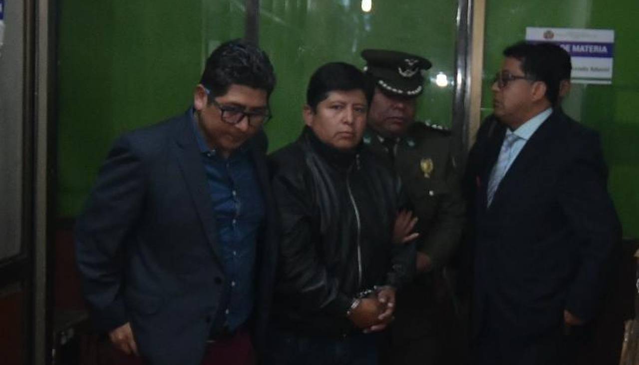 El exlíder de la COB, Juan Carlos Huarachi, es trasladado a la cárcel de San Pedro