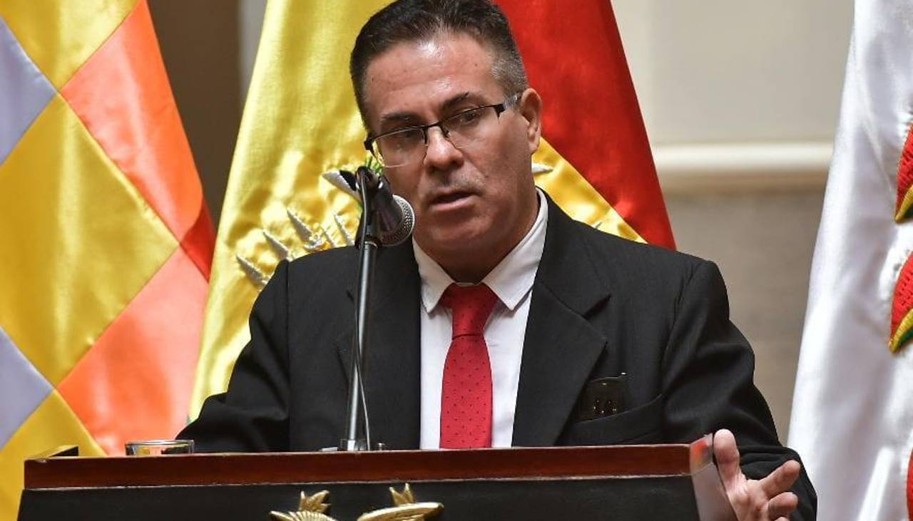 “Hay que cambiar a las cabezas”: Fiscal general interino pide a fiscales departamentales que “pongan su cargo a disposición”