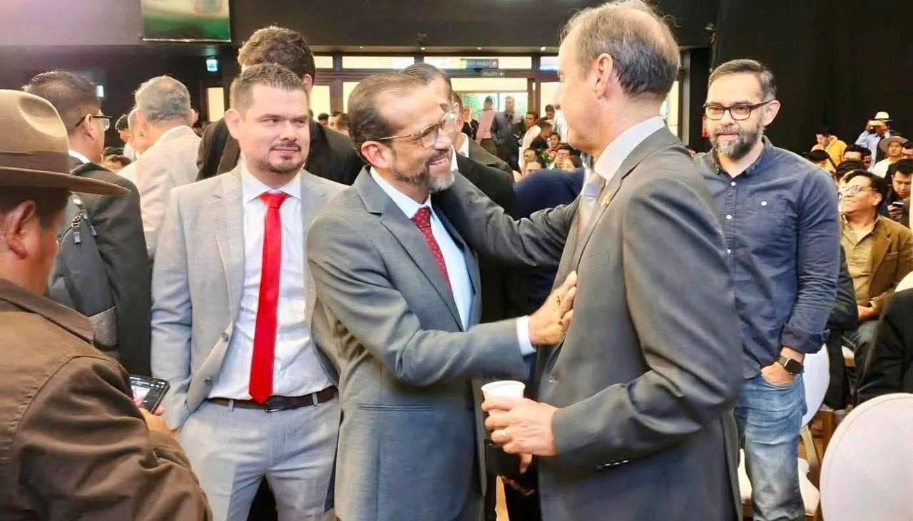 Tuto y Camacho, el saludo y la coincidencia en plantear la reforma de la Constitución 
