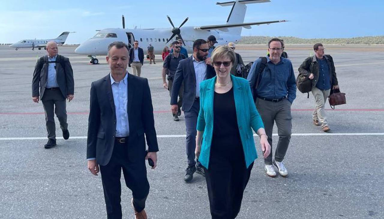 La nueva enviada de EEUU a Venezuela llega a Caracas para reabrir la misión diplomática después de 7 años