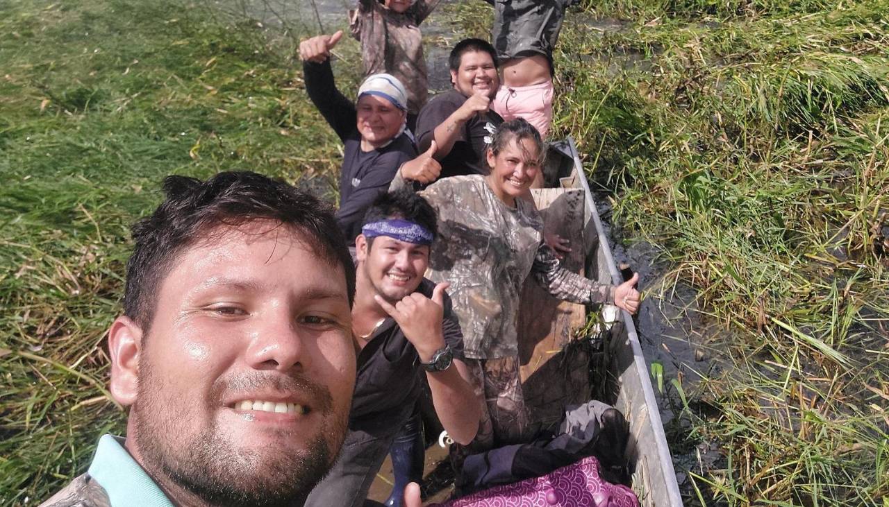 Video: así fue cómo unos pescadores hicieron el primer rescate de los sobrevivientes del incidente aéreo en Beni
