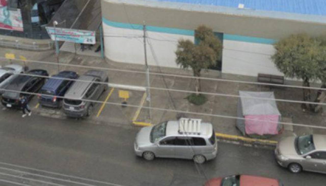 Denuncian consumo de alcohol en un hospital: Despiden a dos bioquímicos y desvinculan a la directora acusada de encubrimiento