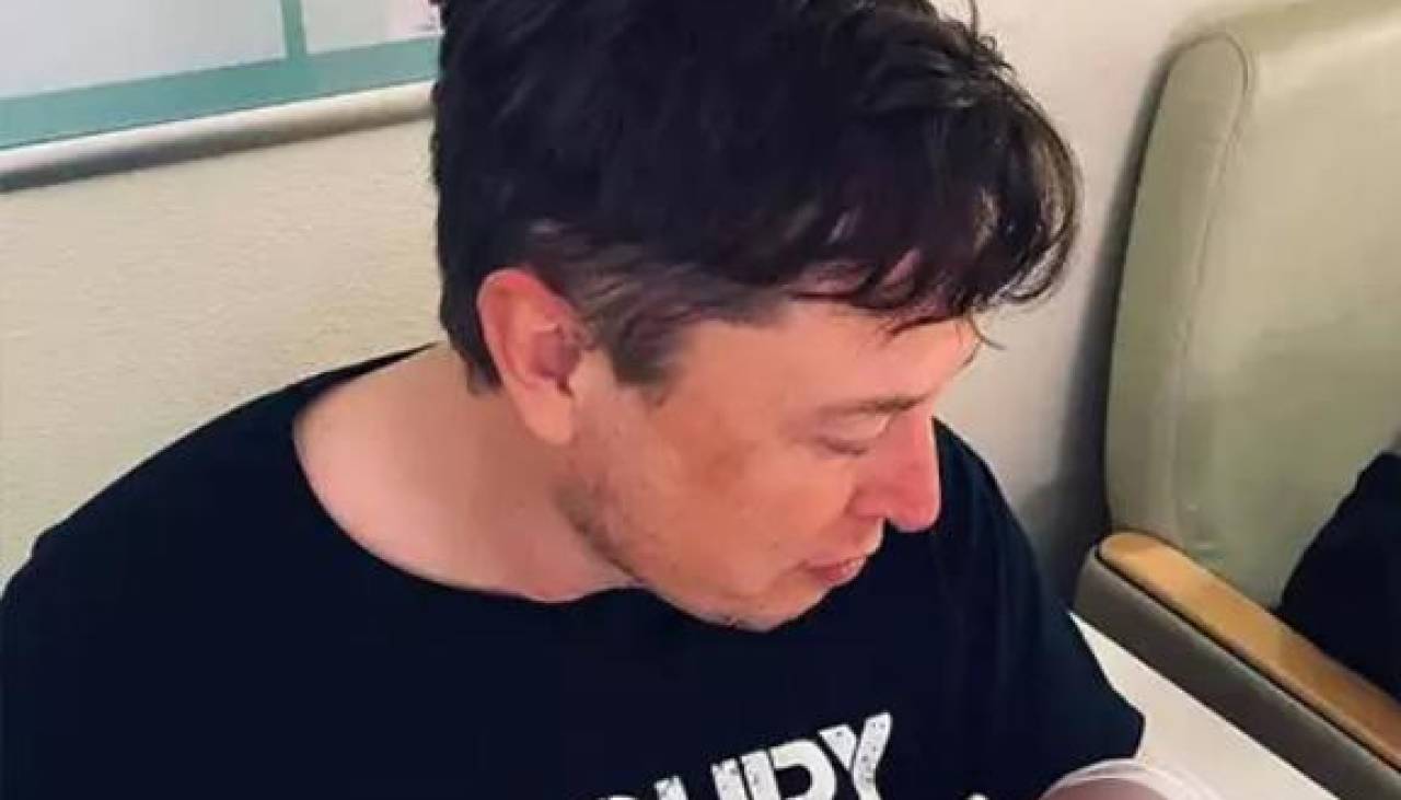 Elon Musk confirma el nacimiento de su hijo número 12
