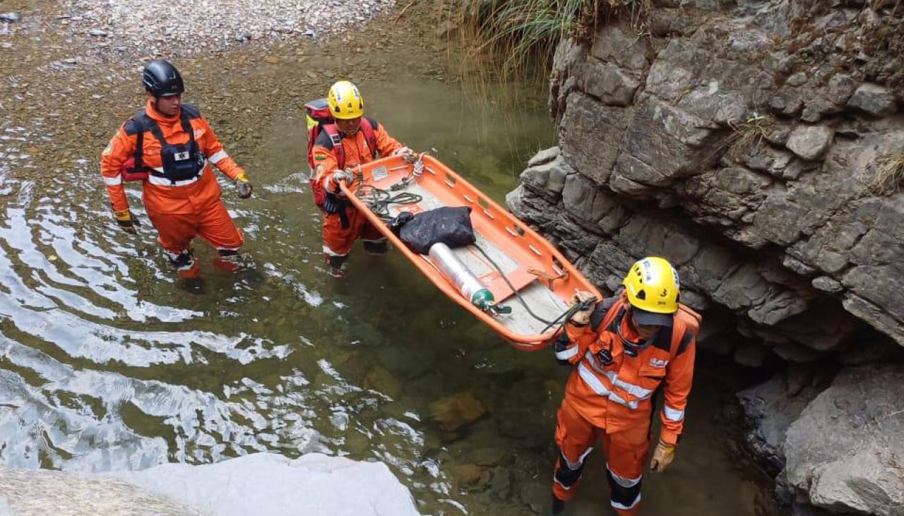 Video: Así fue el rescate extremo de un excursionista que cayó de una cascada en Cochabamba