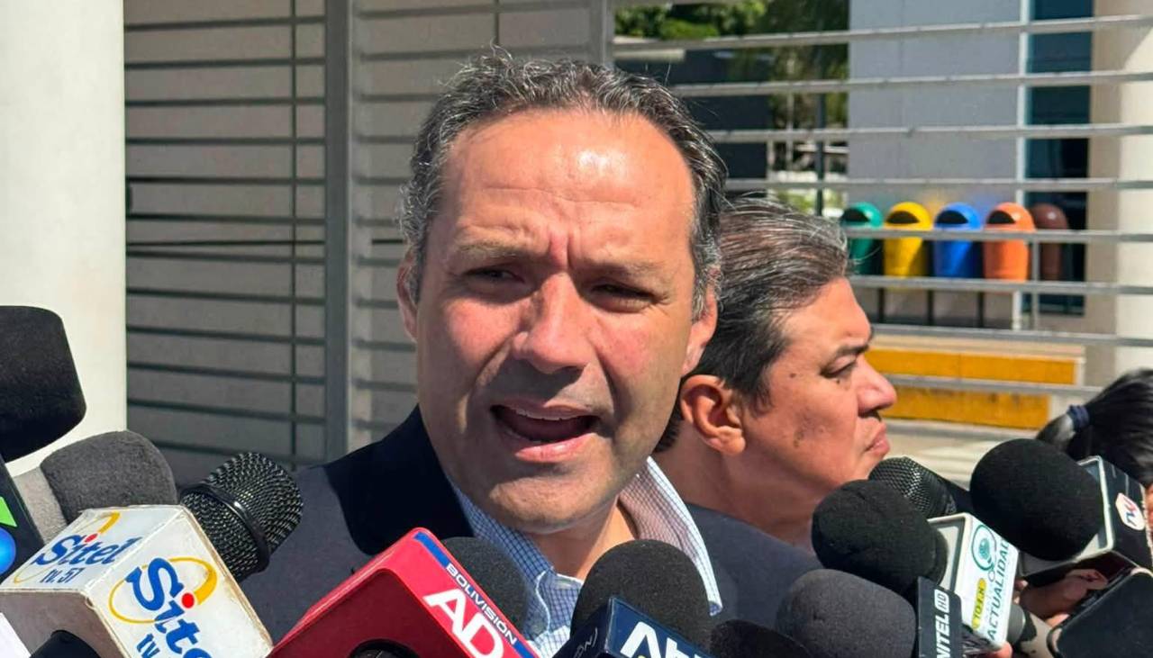 Zambrana exige cierre inmediato de estatales inviables y califica su manejo como “estafa histórica”