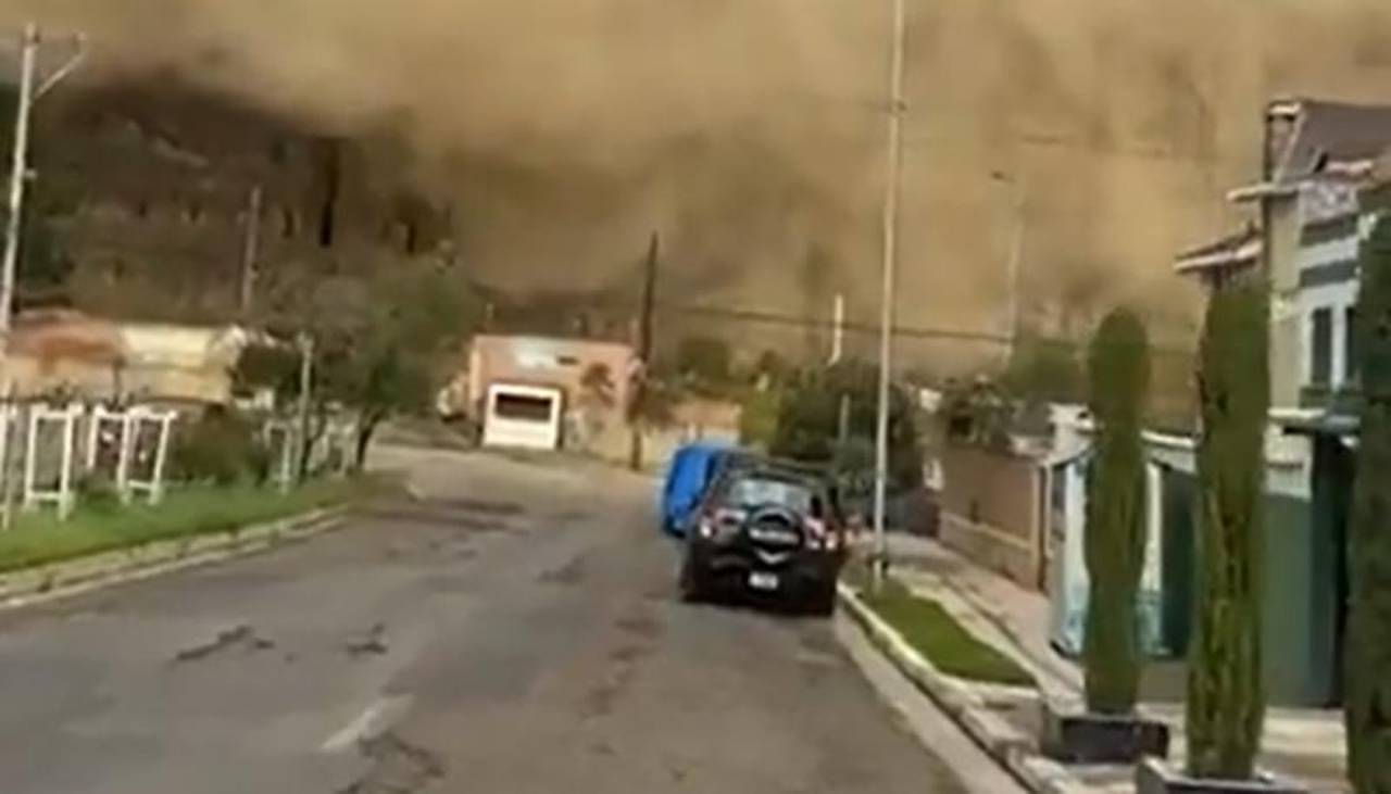 Video: Se produce un deslizamiento en Achumani; personal de la Alcaldía evalúa la situación