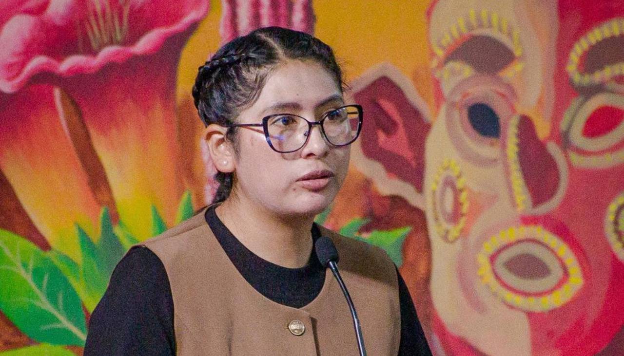 “Ser mujer y estar en la política es un delito en este país”: Eva Copa se quebranta en su despedida de la Alcaldía alteña