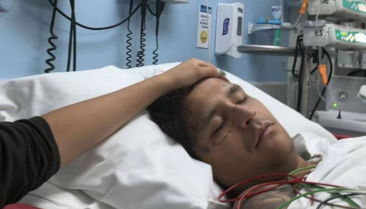 Christian Nodal es hospitalizado de emergencia y pospone concierto