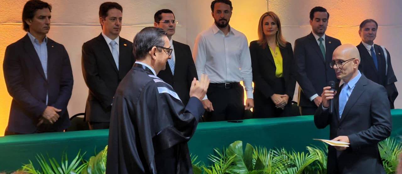 Oscar Ortiz Antelo es posesionado como rector de la Universidad Privada de Santa Cruz de la Sierra (UPSA)
