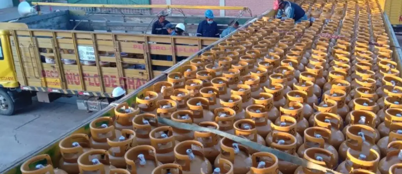 A nivel nacional, distribuidores de gas de garrafa no entregarán el producto a los barrios debido a la subida del diésel