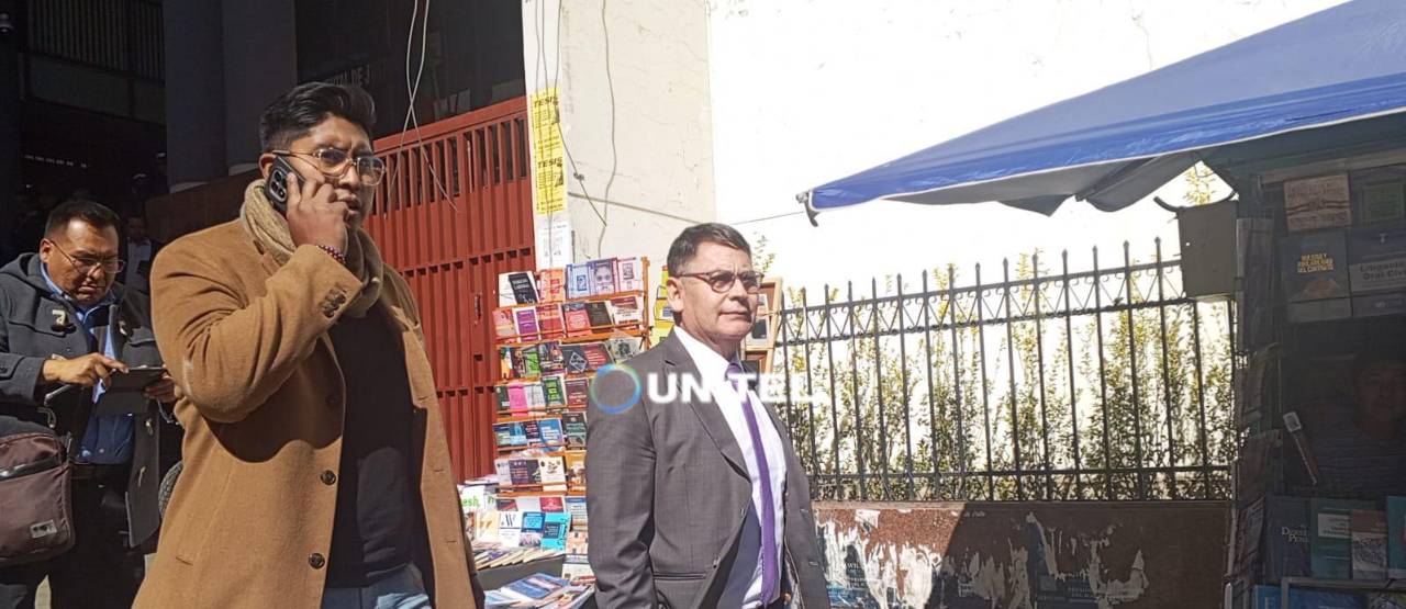 Toma militar: Jhonny Aguilera deja el tribunal de La Paz y dice que no hubo golpe en 2024 por “la reacción de la población” 