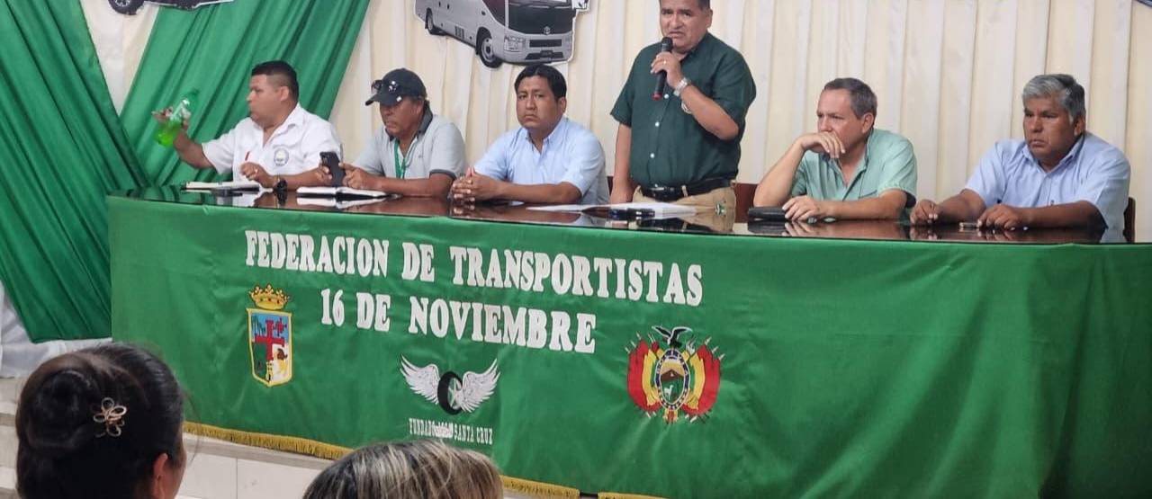 Micreros cruceños dan ultimátum al Gobierno y advierten con nuevo paro para el 5 y 6 de octubre si no hay acuerdos