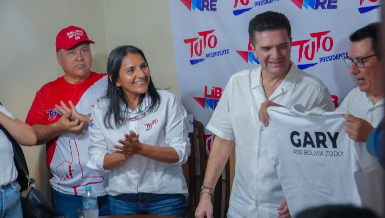 Tras “una charla extensa con Tuto”, Gary Añez se suma a la campaña de Libre