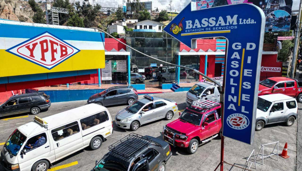 “Gasolina y diésel ya tenemos”, dice Paz que advierte a YPFB y distribuidores con procesos si no se cumple abastecimiento